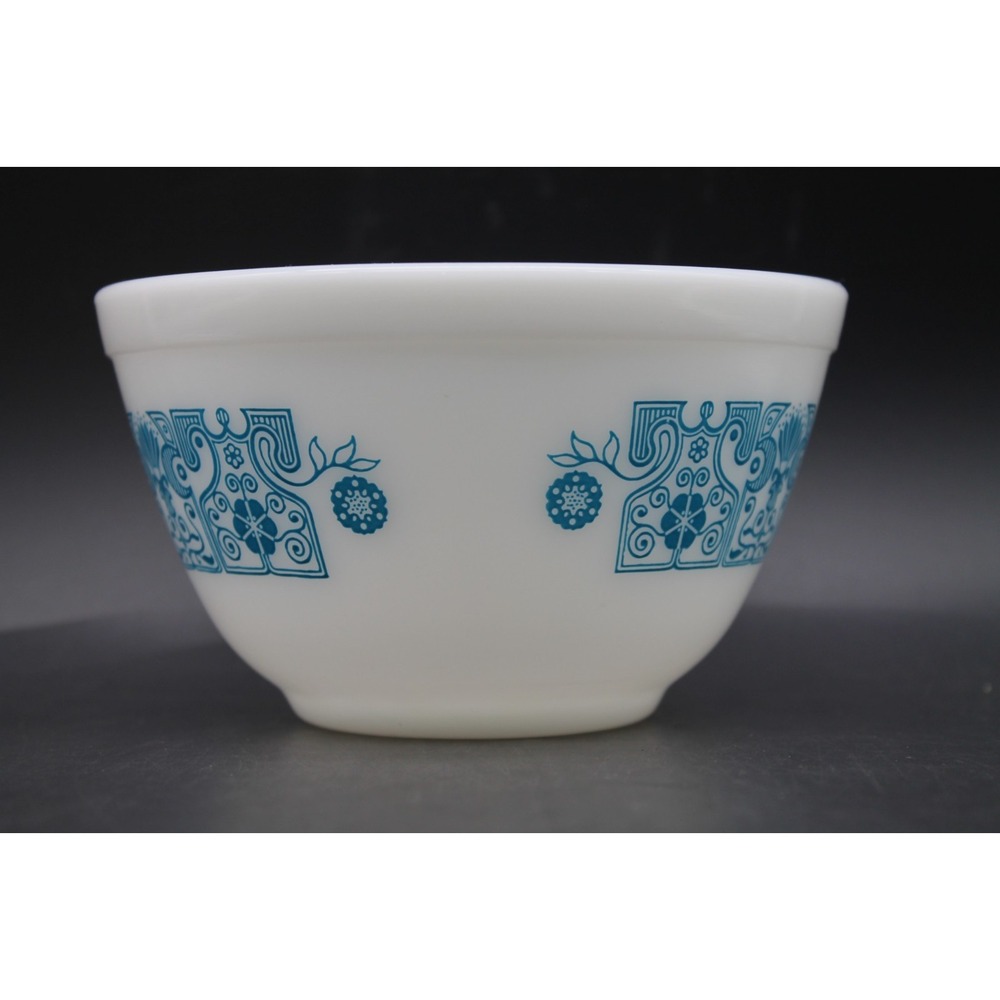 Vintage Pyrex Horizon Blue Nesting Mixing Bowls Set of 2 White Milk Glass USA - Picture 12 of 16